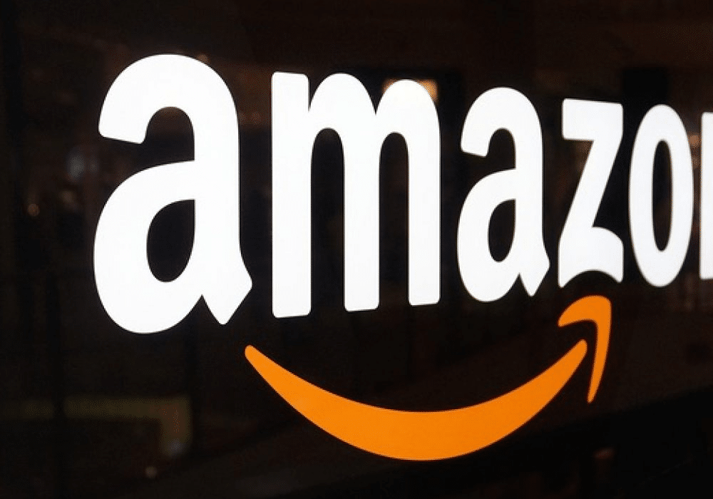 La historia de Amazon y el diseño de su logotipo | Turbologo
